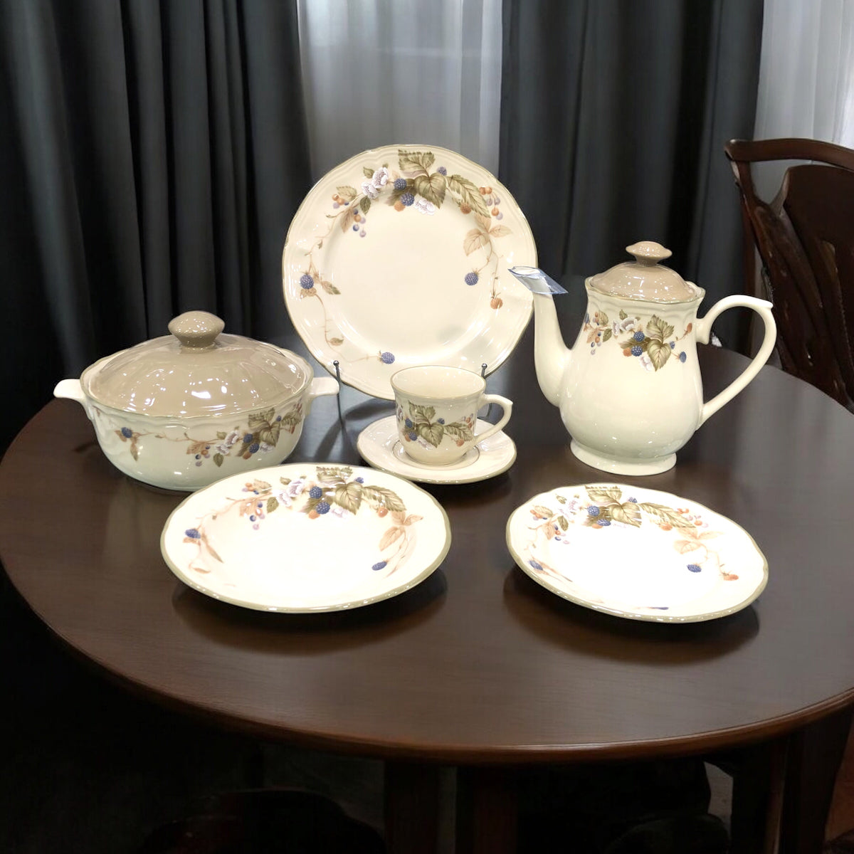 Royal of london Dinner Set