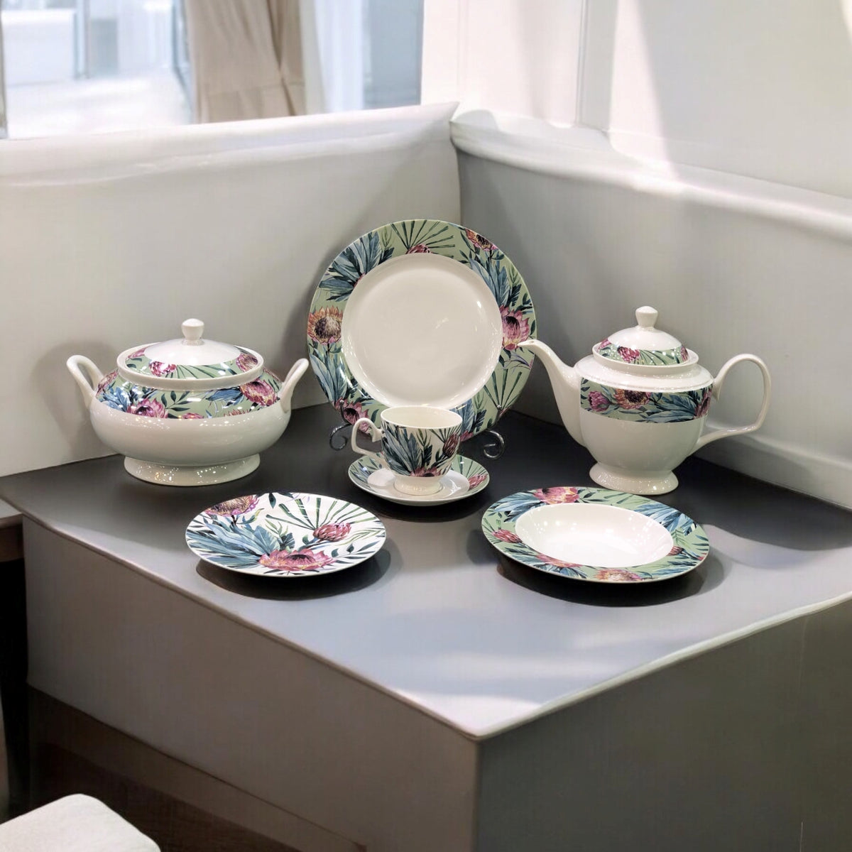 Bone China 8 Serving Dinner Set