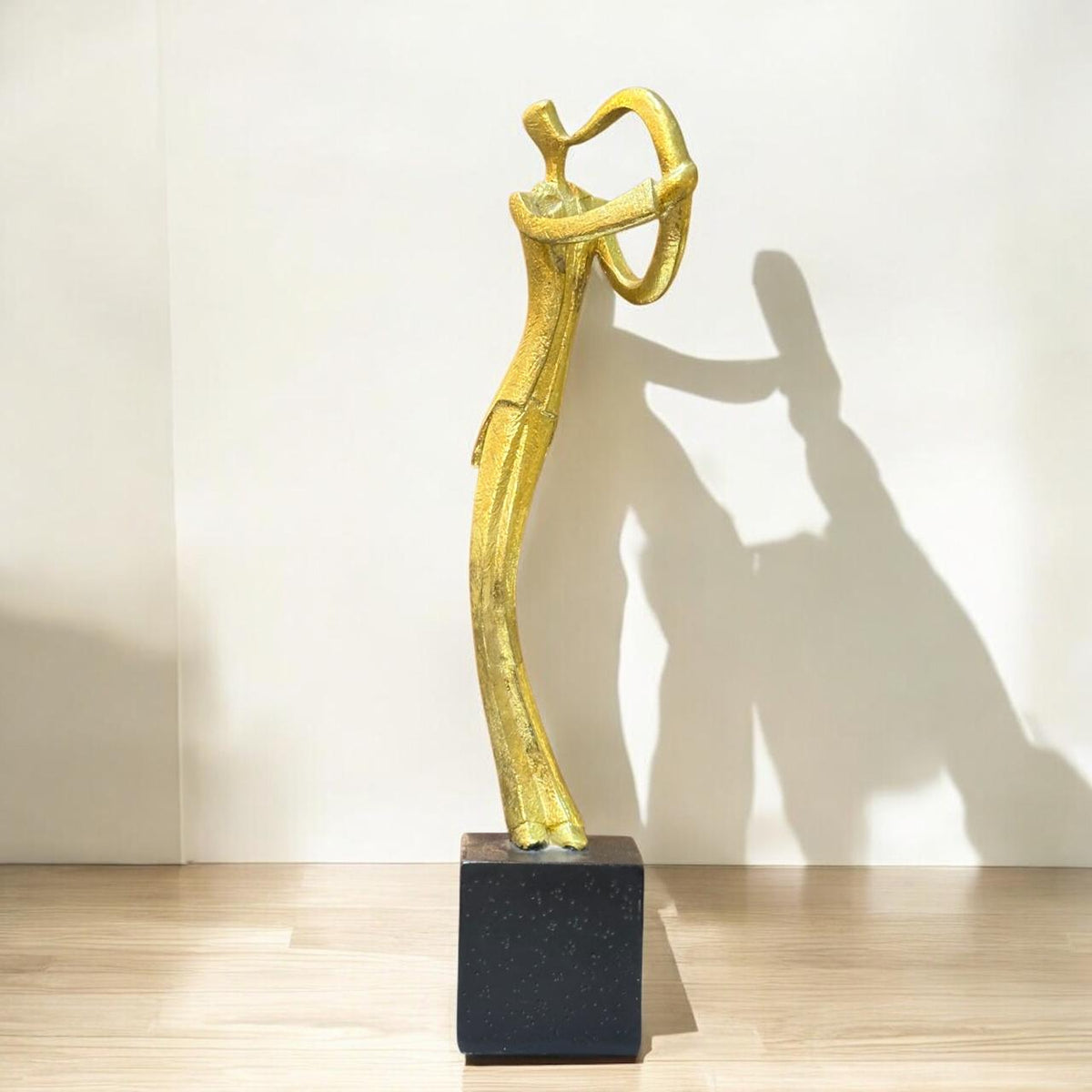 statue