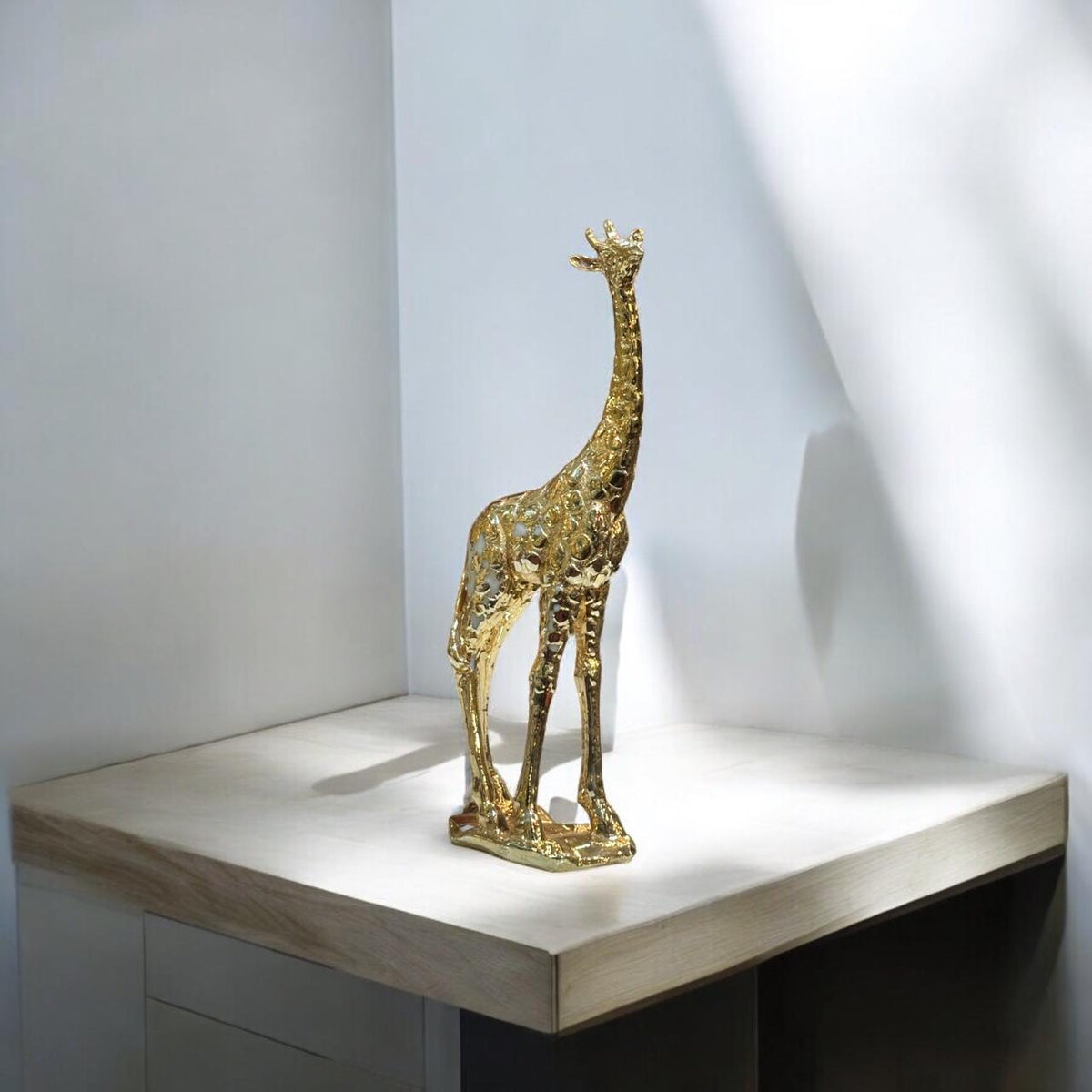 resin giraffe (small)