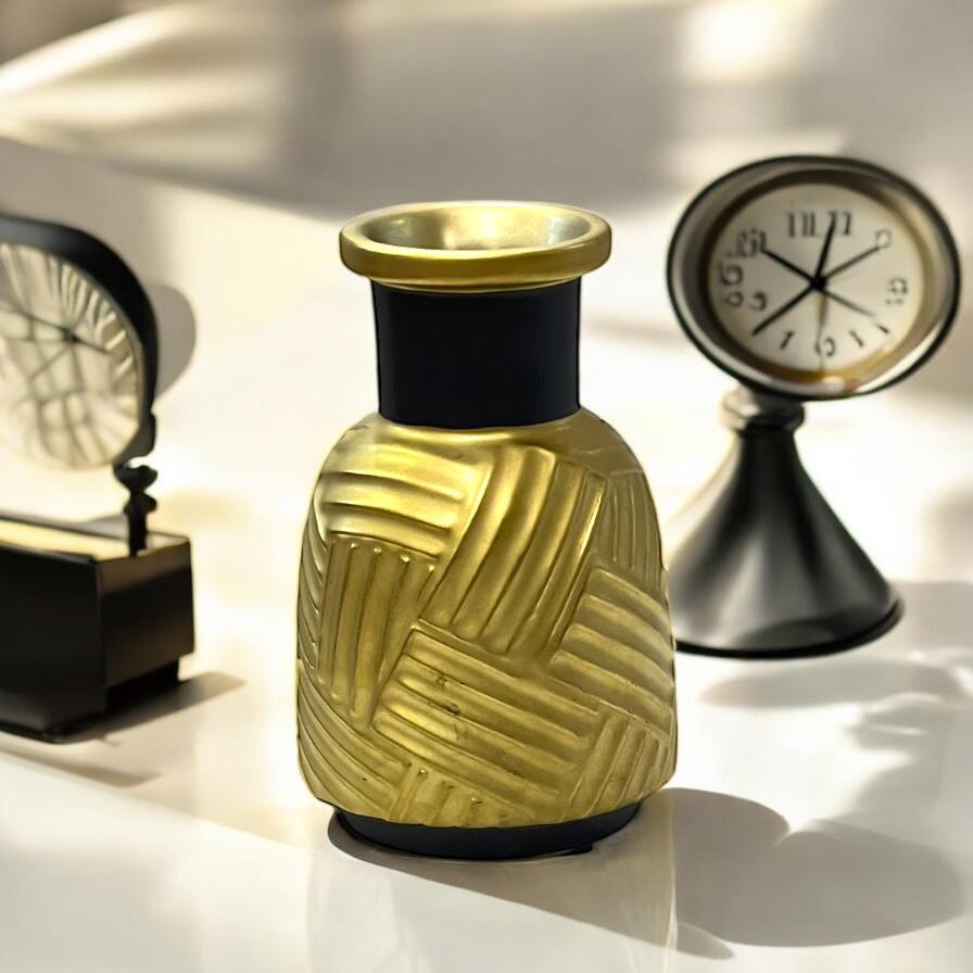 Golden vase