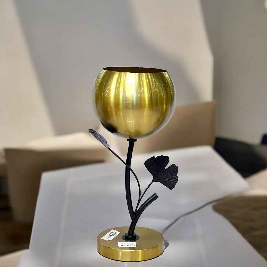 Metal vase (large)