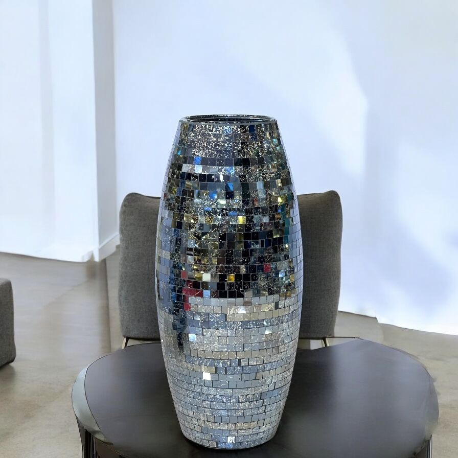 Elegent vase