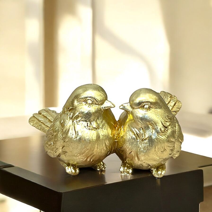 Sparrow statue