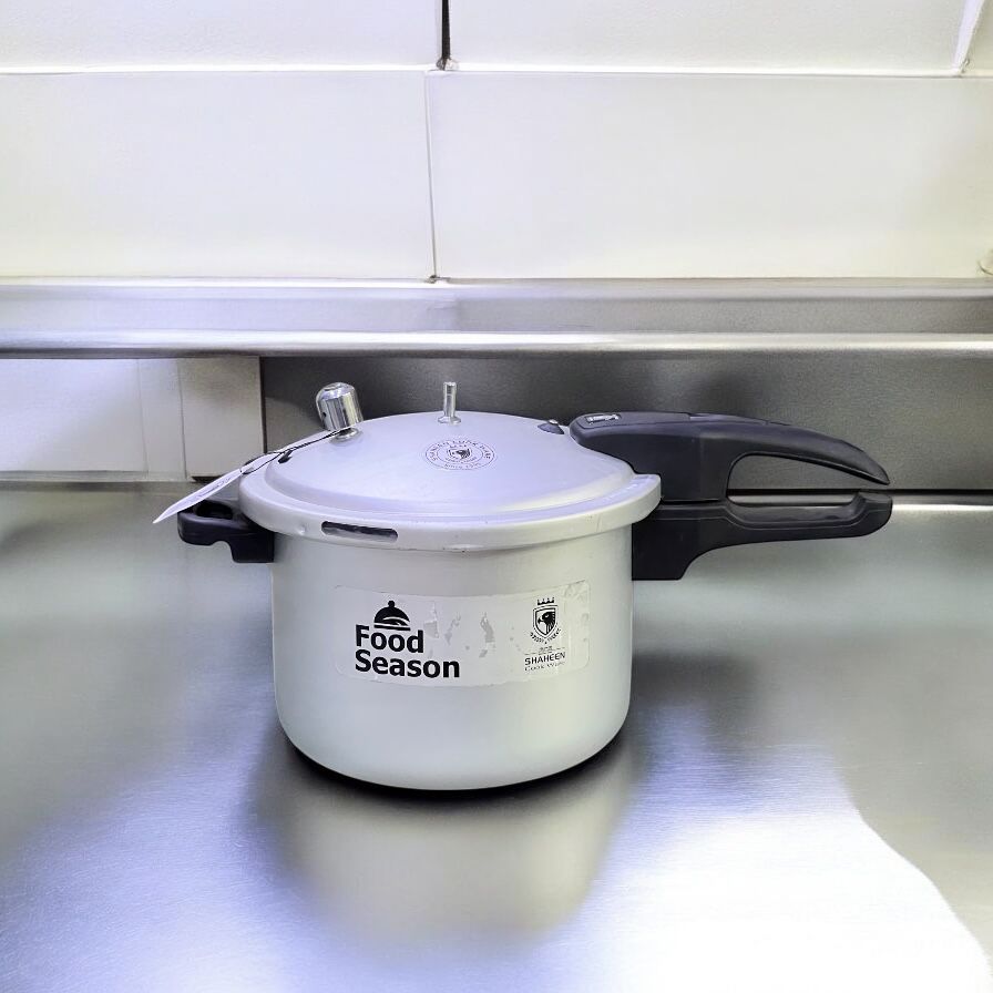 Food season 7 Ltr Cooker