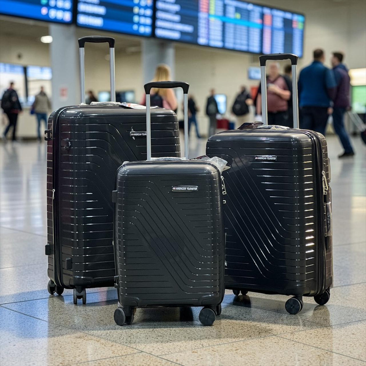 American Tourist Suit case 3pcs