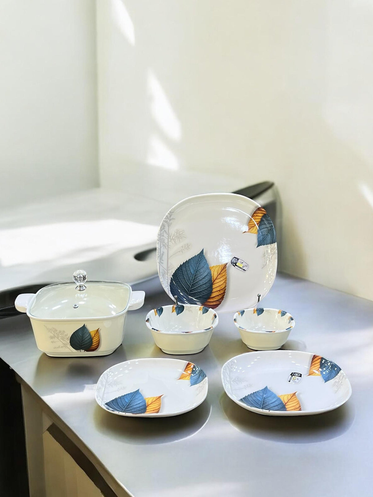 Melamine Dinner with glass lid (72) pcs