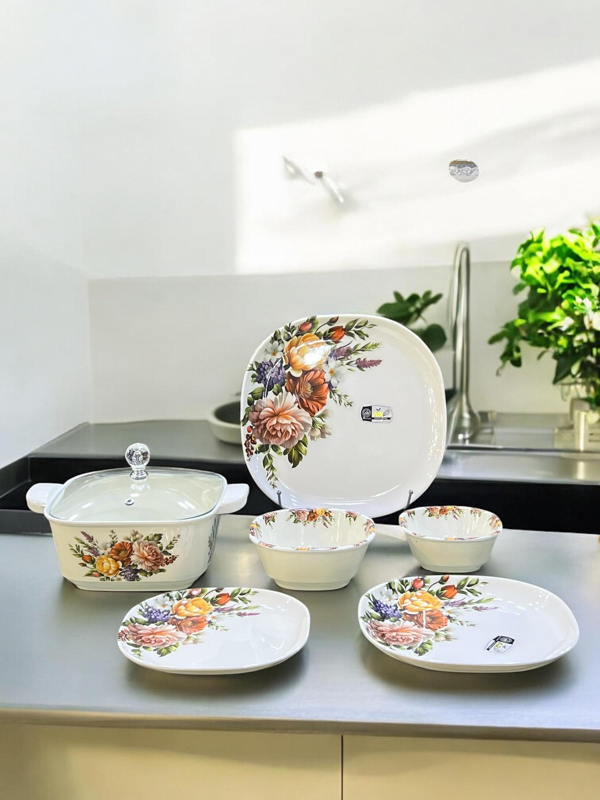 Melamine Dinner with glass lid (72) pcs
