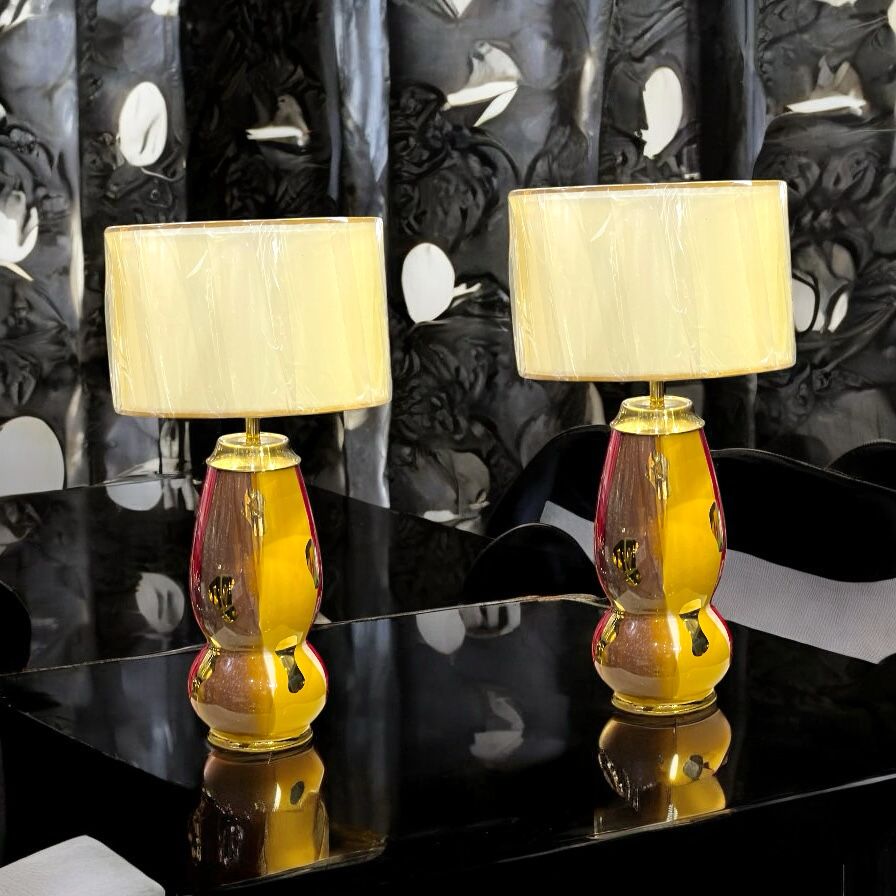 Lamps pair with shade