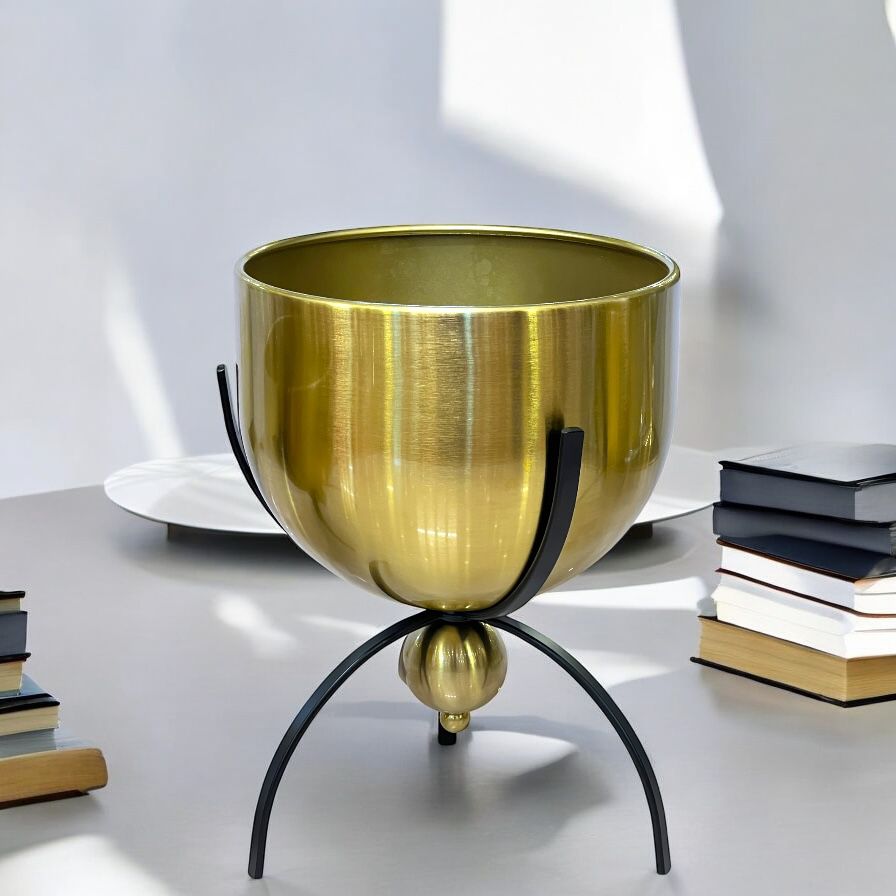 Metal vase (medium)