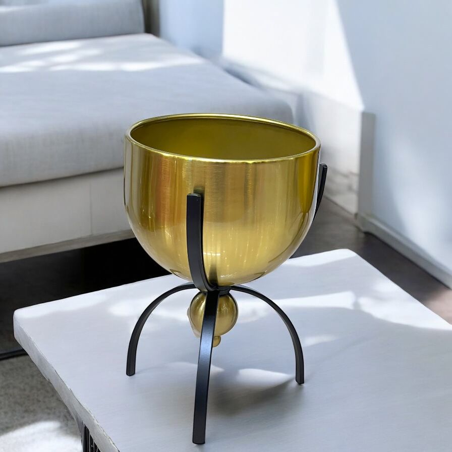 Metal vase (small)