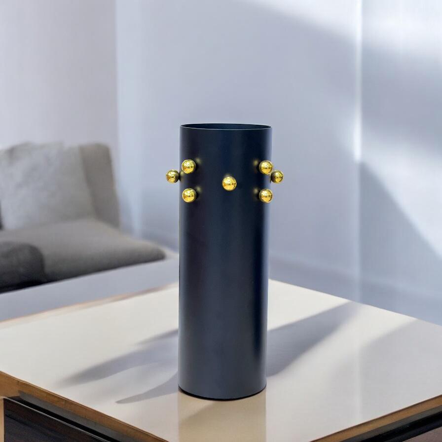 Metal vase (small)