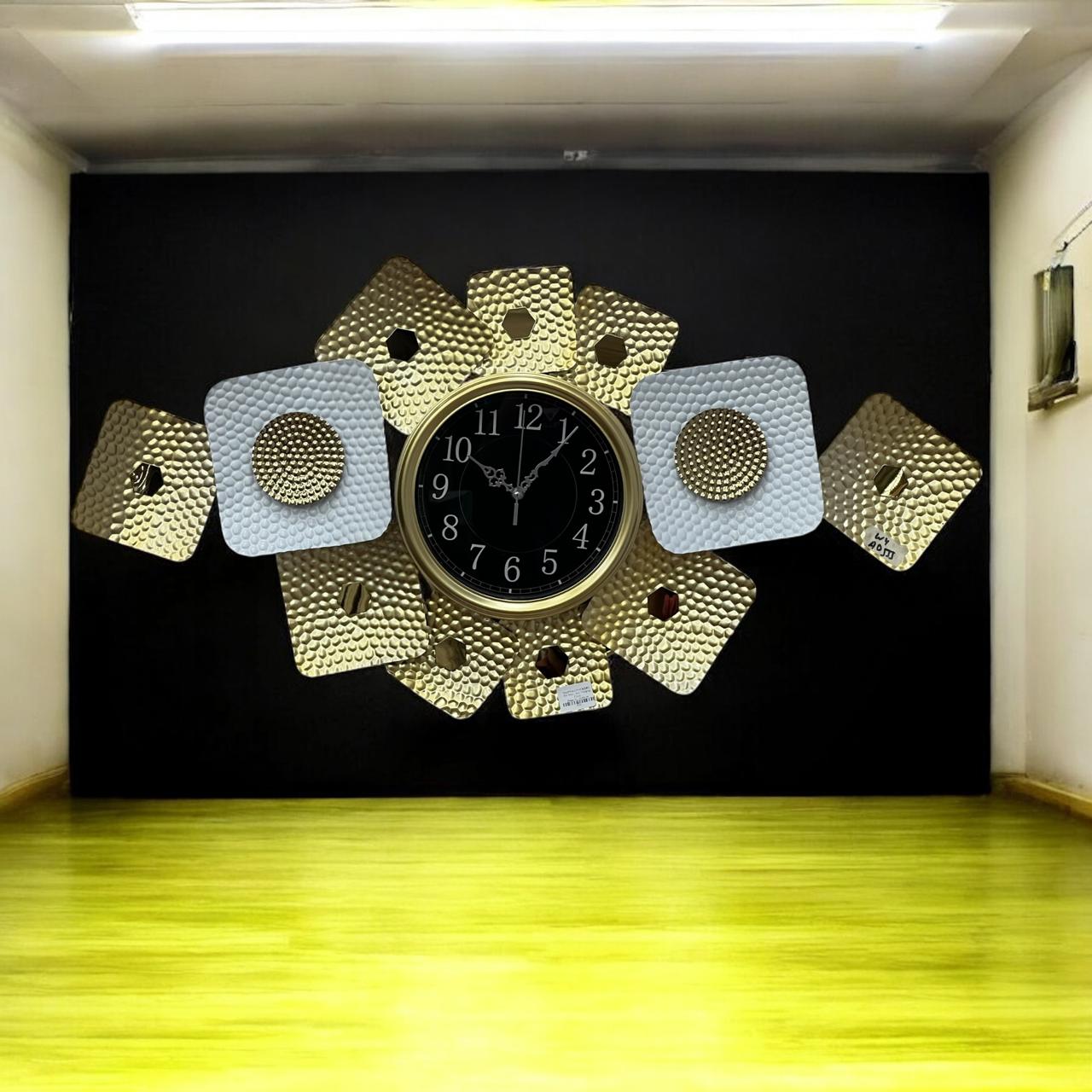 wall hanging with clock metal décor