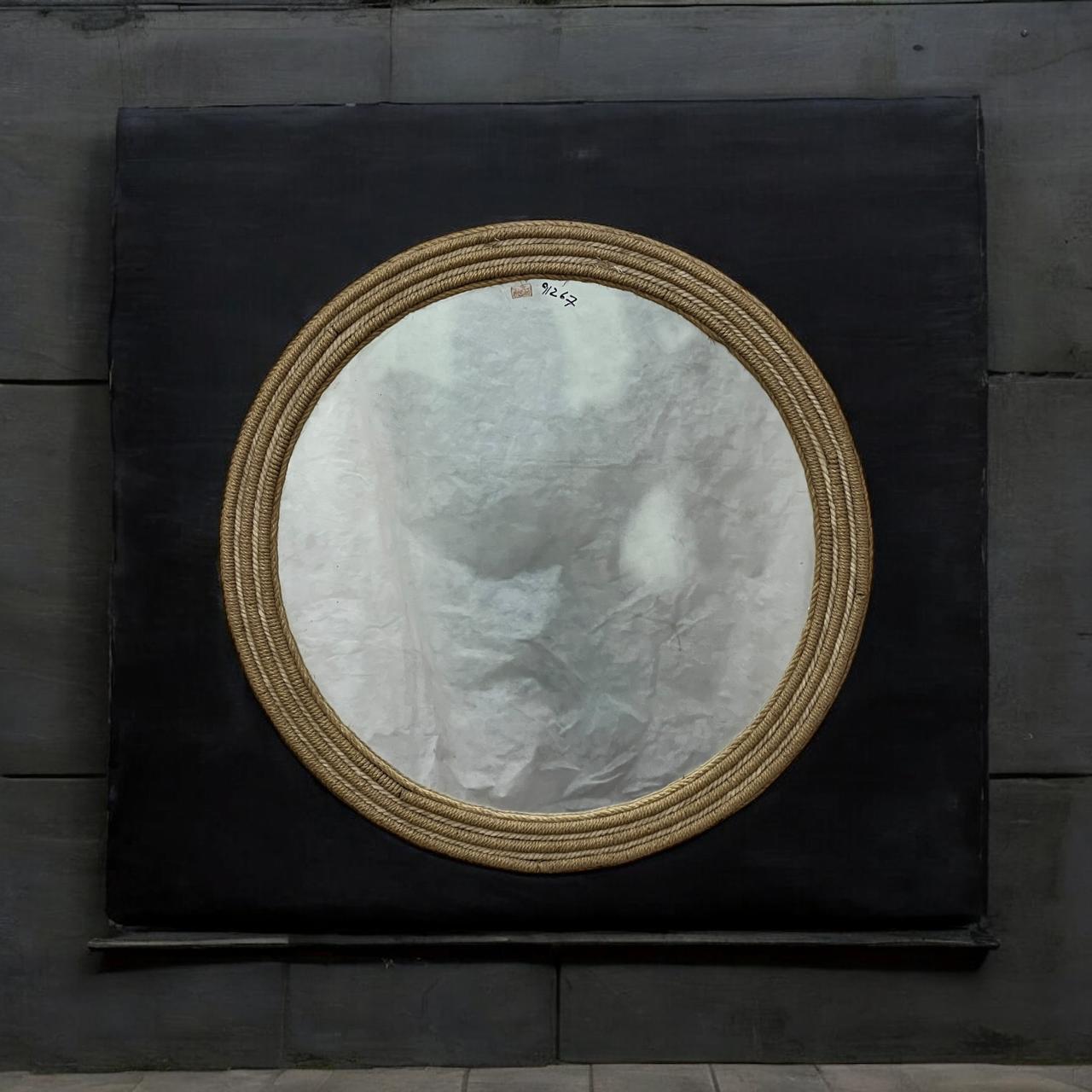 wall-looking mirror