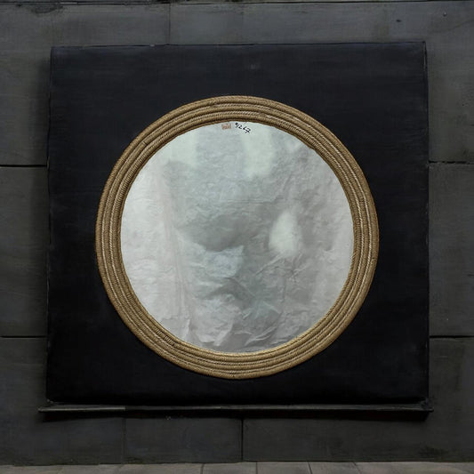 wall-looking mirror