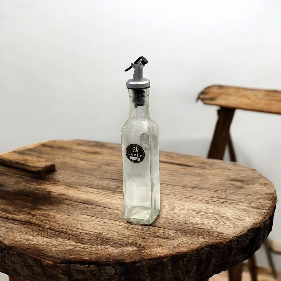 Oil bottle