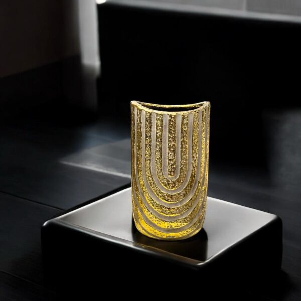 vase (small)